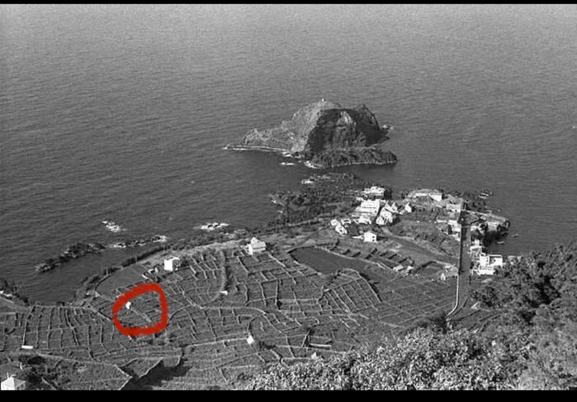 Waves Song - Cottage Porto Moniz Εξωτερικό φωτογραφία
